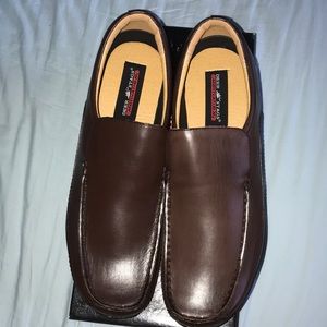 NIB brown loafers